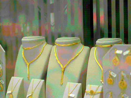 सोना पहली बार ₹1.5 लाख पार, ₹6,818 बढ़ा:21 दिन में 21 हजार महंगा हुआ; चांदी 10 हजार बढ़कर ₹3.19 लाख पर पहुंची