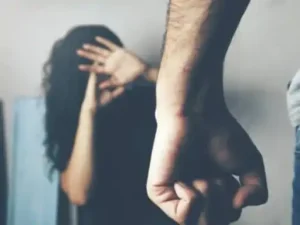 raigarh news: bf को न्यूड video कॉल करती थी पत्नी, पति ने बेडरूम में लगाए cctv, हाईकोर्ट को दिखाए फुटेज