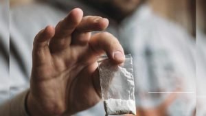 raipur airport cocaine seized: रायपुर एयरपोर्ट पर 270 ग्राम कोकीन के साथ नाइजीरियन गिरफ्तार, 30 लाख की ड्रग्स जब्त