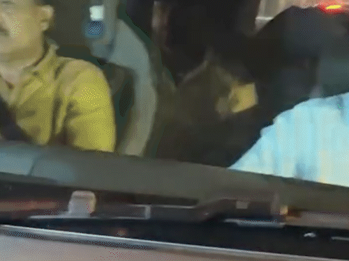 सनी देओल ने दी थी पैप्स को गाली:फोटोग्राफर वरिंदर चावला बोले  वो जया बच्चन की तरह गुस्सैल, हमारी क्या गलती, हम काम ही कर रहे थे