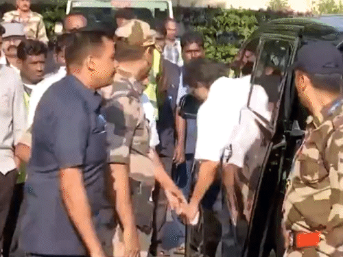 करूर भगदड़ एक्टर विजय से 8 दिन में दूसरी बार पूछताछ:पिछली बार cbi ने 7 घंटे सवाल जवाब किए थे: 7 सुरक्षाकर्मी भी जांच के दायरे में