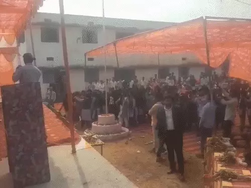 balrampur students dance video: गणतंत्र दिवस पर अश्लील भोजपुरी गाने पर स्टूडेंट्स का डांस, video वायरल