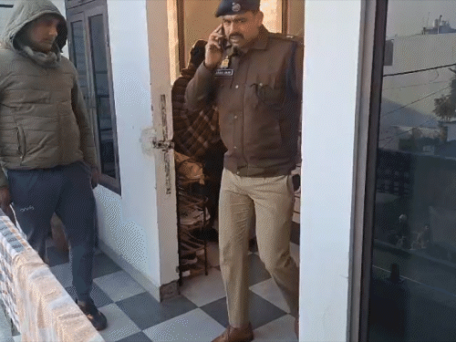 सहारनपुर में परिवार के 5 लोगों के शव मिले:मृतकों में पति पत्नी, दो बेटे और मां; सभी के माथे पर गोली लगी