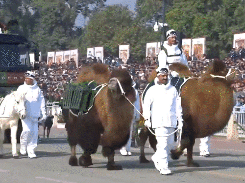 कर्तव्य पथ पर गणतंत्र दिवस परेड:29 लड़ाकू विमानों ने सिंदूर, वज्रांग, अर्जन फॉर्मेशन बनाए; 90 मिनट की परेड में वंदे मातरम समेत 30 झाकियां
