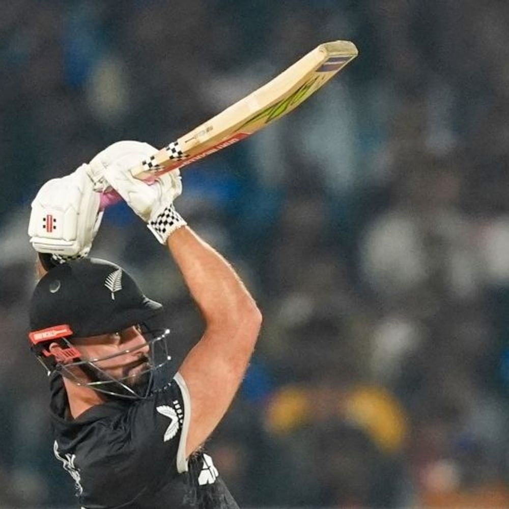 न्यूजीलैंड ने भारत को 7 विकेट से हराया:दूसरे वनडे में डेरिल मिचेल का शतक, 3 मैचों की सीरीज 1 1 की बराबरी पर आई