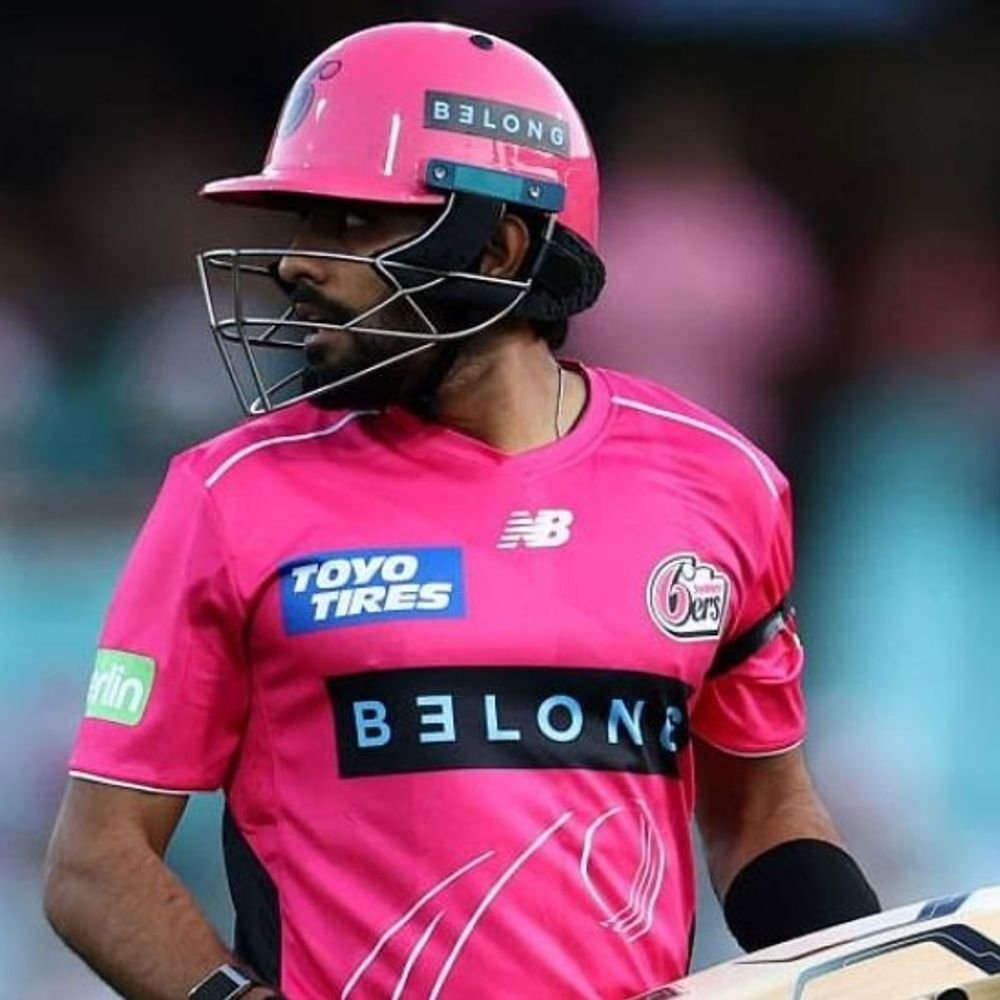 बाबर की स्लो बैटिंग के कारण स्मिथ ने सिंगल नहीं लिया:अगली बॉल पर बोल्ड, फिफ्टी चूके पाकिस्तानी बैटर ने बाउंड्री पर बैट मारा