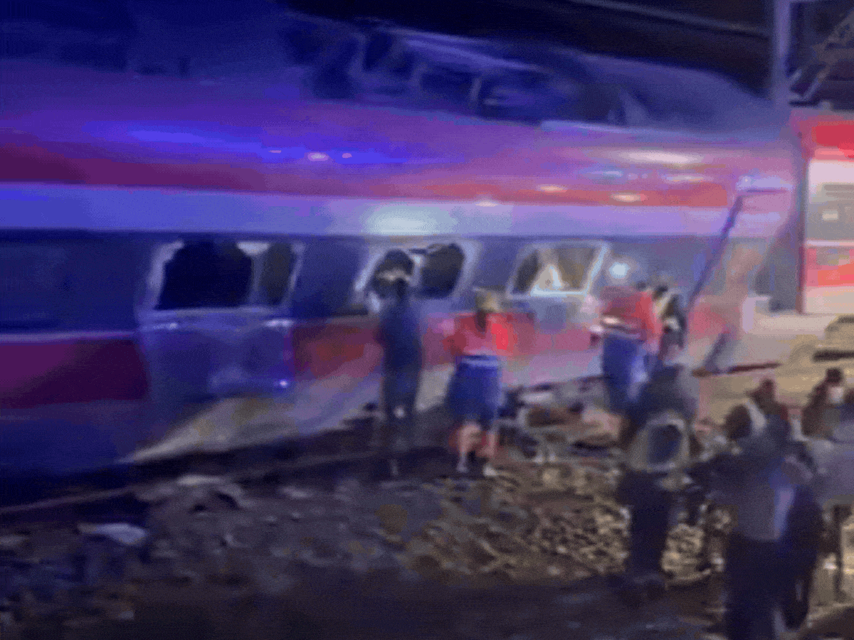 स्पेन में दो हाई स्पीड ट्रेनों के बीच टक्कर:20 लोगों की मौत, 73 पैसेंजर्स घायल; दोनों ट्रेन में करीब 500 यात्री सवार थे