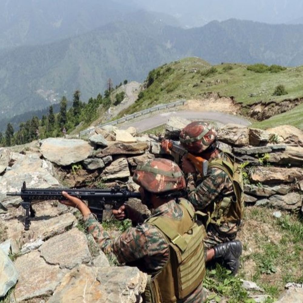 पाकिस्तान ने कुपवाड़ा बॉर्डर पर 2 राउंड फायरिंग की:सेना ने जवाब दिया; जवान यहां हाईटेक cctv लगा रहे थे