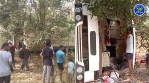 kanker bus accident: जगदलपुर जा रही बस पलटी, 32 घायल; 8 की हालत गंभीर, देखें वीडियो 