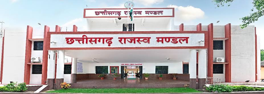 पूर्व चीफ सेक्रेटरी विवेक ढांड पर भारी पड़ा छत्तीसगढ़ राजस्व मण्डल बोर्ड,रायपुर में 800 करोड़ का नजूल ज़मीन घोटाला, खरीदी बिक्री पर रोक,यथास्थिति के आदेश…