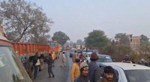 kanker truck accident: 2 ट्रकों की आमने सामने जबरदस्त भिड़ंत, 3 लोगों की मौत