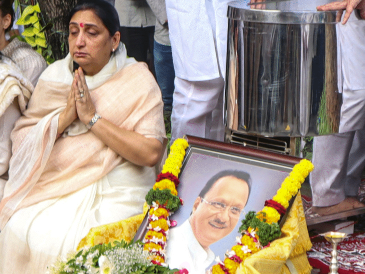 अजित पवार की पत्नी महाराष्ट्र की डिप्टी cm बनेंगी:आज शाम शपथ ग्रहण संभव; बड़े बेटे पार्थ मां की जगह राज्यसभा भेजे जा सकते हैं