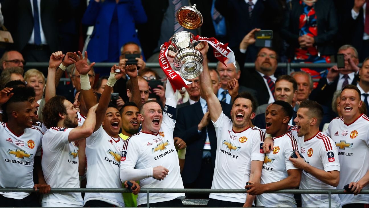 rooney: joining carrick's utd would be 'no brainer'