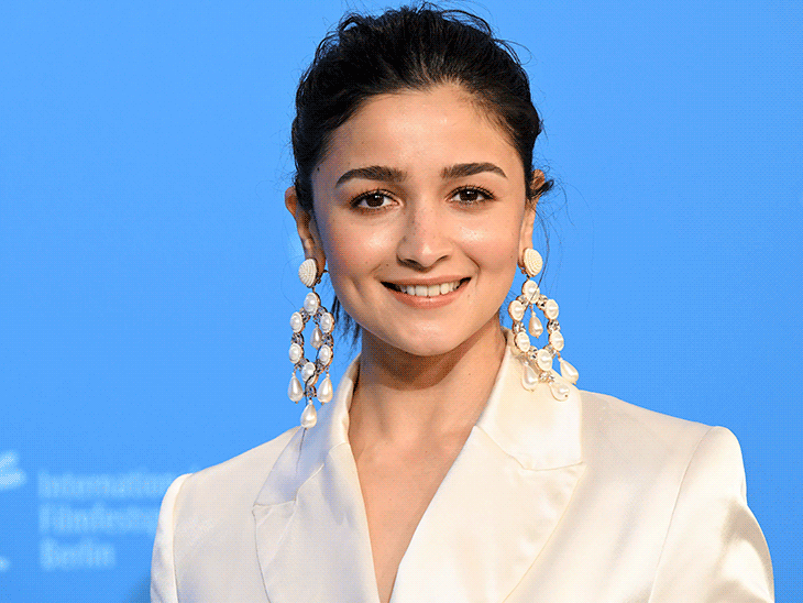 सोशल मीडिया अकाउंट डिलीट करना चाहती हैं आलिया भट्ट:एक्ट्रेस बोलीं कई बार मन करता है, लेकिन ऐसा करने से फैंस से संपर्क टूट जाएगा