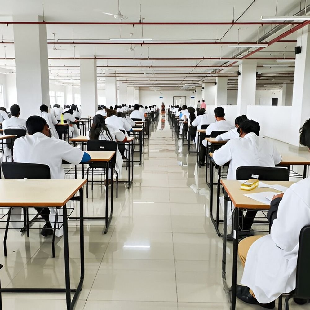 neet में 40 नंबर वाले भी बनेंगे स्पेशलिस्ट डॉक्टर:nbems ने कट ऑफ घटाकर जीरो परसेंटाइल किया; खाली सीटों के चलते फैसला