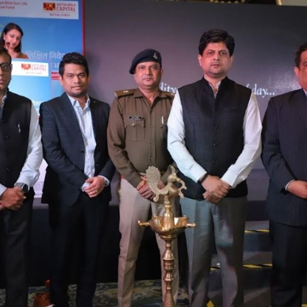 इंपैक्ट फीचर:बचत का 35% पैसा जा रहा म्यूचुअल फंड में जा रहा, नए निवेशकों में 30% महिलाएं