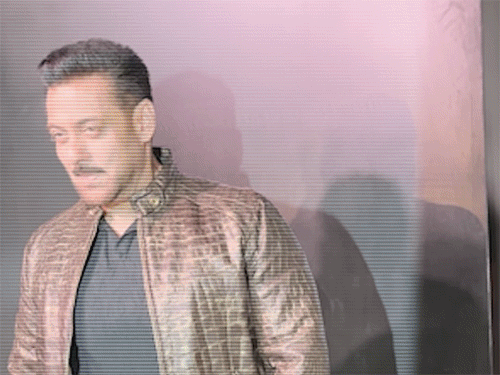 वैरायटी इंडिया मैगजीन लॉन्च 2026:सलमान खान का दिखा दबंग स्टाइल, पत्नी ट्विंकल खन्ना के साथ पहुंचे अक्षय, अर्जुन सिद्धार्थ और मृणाल ठाकुर भी आए नजर