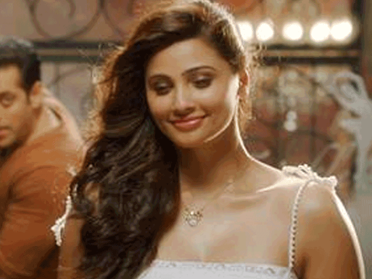 सलमान की को स्टार रहीं डेजी शाह ने एग्स फ्रीज कराए:एक्ट्रेस ने कहा परिवार बनाने के लिए शादी जरूरी नहीं है