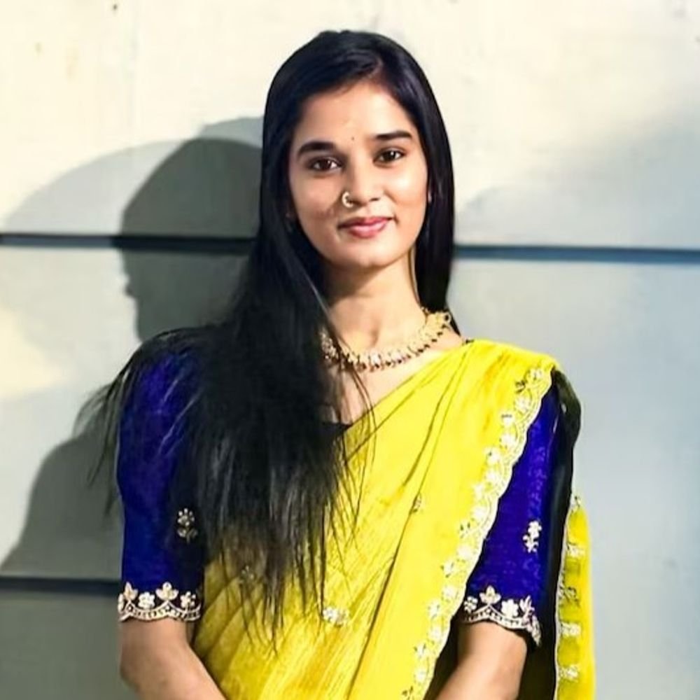 मौत से पहले मां को लिखा आई लव यू:हैदराबाद में फ्लैट से मिला यूट्यूबर का शव; डायरी में लिखा आगे बढ़ने से डरती हूं