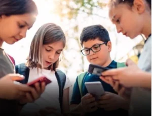 social media ban: भारत में 15 साल से कम उम्र के बच्चों के लिए सोशल मीडिया बैन?