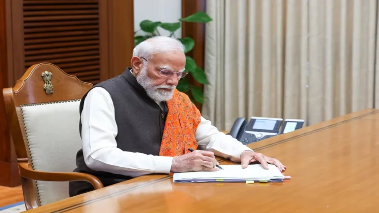 pm rahat scheme : नए pmo पहुंचे मोदी, सड़क हादसों में मुफ्त इलाज सहित लिए ये 4 बड़े फैसले