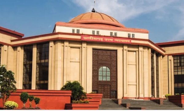 छत्तीसगढ़ हाईकोर्ट को बम से उड़ाने की धमकी! बिलासपुर में मचा हड़कंप, परिसर में सर्चिंग ऑपरेशन जारी