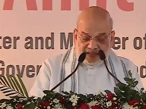 अमित शाह बोले कांग्रेस ने सीमाएं खुली छोड़ीं, घुसपैठ बढ़ी:असम से ₹6900 करोड़ की योजना लॉन्च की; कहा 5 साल में राज्य को बाढ़मुक्त करेंगे