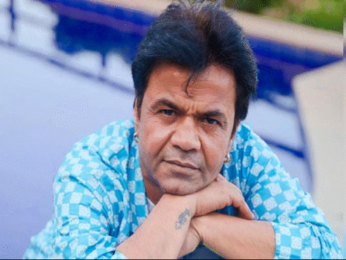 राजपाल के कठिन समय में सोनू सूद ने की मदद:फिल्म का ऑफर और साइनिंग अमाउंट भी दिया, कहा हम सब एक परिवार हैं