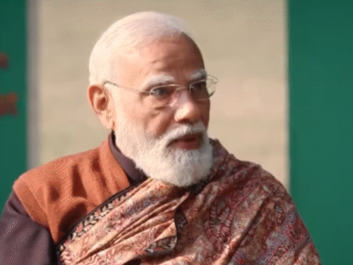 परीक्षा पे चर्चा पीएम ने बच्‍चों को असम के गमछे पहनाए:मोदी बोले एक साल में हर विदेशी चीज स्‍वदेशी से बदलें; चर्चा की 5 बड़ी बातें