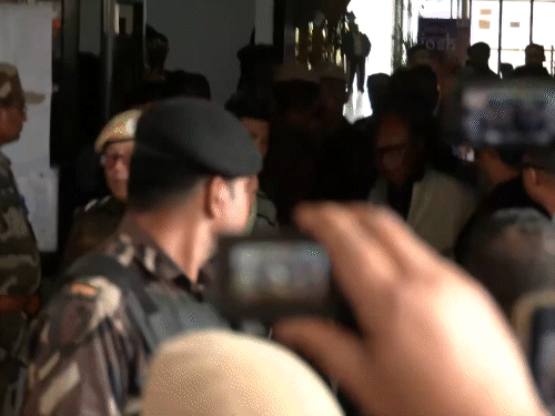 मणिपुर में आज nda सरकार का शपथ ग्रहण संभव:नए cm युमनाम इंफाल पहुंचे; सरकार में 2 डिप्टी cm कुकी नेता नेम्चा पहली महिला उपमुख्यमंत्री होंगी