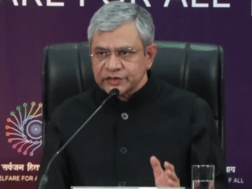 ai समिट में भीड़ और अव्यवस्था से डेलीगेट्स परेशान:सामान चोरी हुआ, घंटों कतार में खड़े रहे; आईटी मिनिस्टर वैष्णव ने माफी मांगी