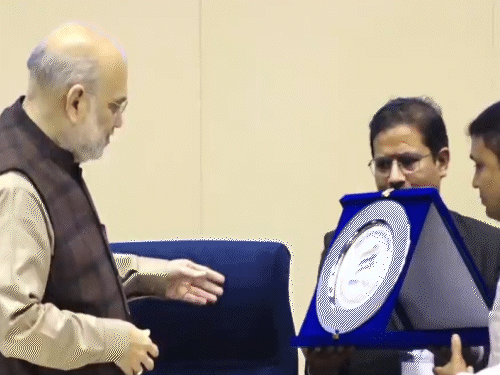 पहली सरकारी कैब सर्विस भारत टैक्सी लॉन्च:ओला उबर की तरह ड्राइवर को कमीशन नहीं देना होगा, पीक आवर में किराया नहीं बढ़ेगा