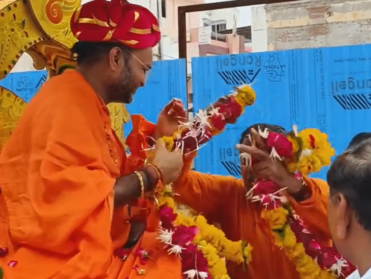 महामंडलेश्वर उत्तम स्वामी पर रेप के आरोप:राजस्थान की युवती ने दिल्ली पुलिस को किया ई मेल; लिखा समझौते के लिए धमकियां मिल रहीं