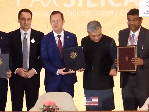 ai समिट में भारत अमेरिका का 'पैक्स सिलिका' समझौता:चिप सेक्टर में 10 लाख नौकरियां आएंगी, मोदी ट्रम्प की मुलाकात जल्द