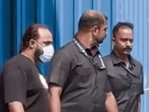 तबीयत बिगड़ने के बाद सलीम खान आईसीयू में भर्ती:मुंबई के लीलावती अस्पताल में कराया गया एडमिट; बेटे सलमान खान हॉस्पिटल पहुंचे