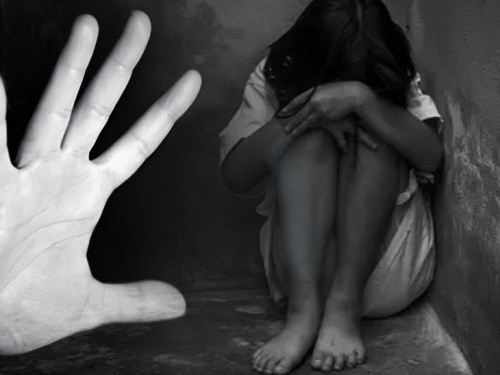 छत्तीसगढ़ हाईकोर्ट बोला बिना पेनिट्रेशन प्राइवेट पार्ट रगड़ना रेप नहीं:सिर्फ कोशिश, आरोपी की सजा आधी; कहा ये कानून की नजर में दुष्कर्म नहीं