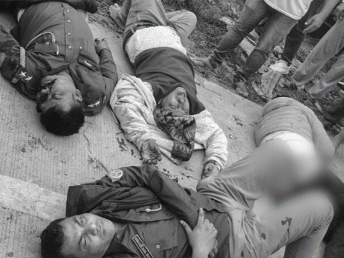 पुलिस की स्कार्पियो पेड़ से टकराई, दरोगा की मौत:महिला समेत 4 पुलिसवाले घायल, दबिश देकर गोरखपुर लौट रहे थे