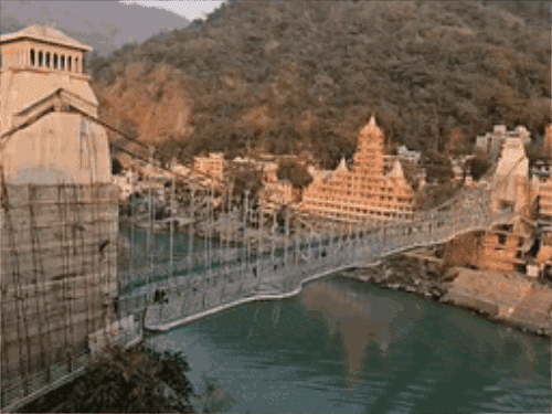 लक्ष्मण झूला के बाद बजरंग सेतु ऋषिकेश की नई पहचान:57 मीटर नीचे गंगा, ऊपर कांच का रास्ता; केदारनाथ डिजाइन बना आकर्षण