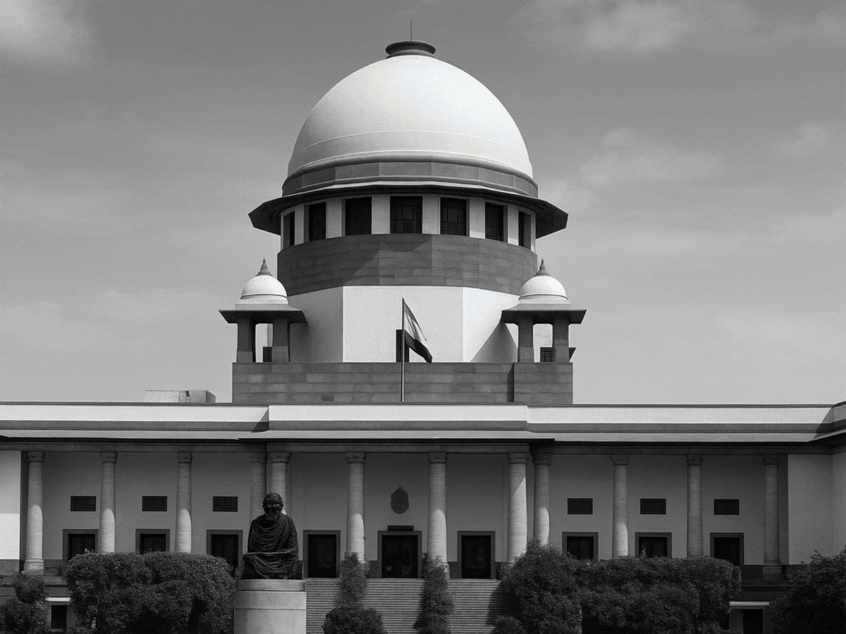 त्योहारों में हवाई किराया बढ़ाने पर सुप्रीम कोर्ट सख्त:केंद्र से 4 हफ्ते में जवाब मांगा; सरकार बोली मामले को हाईलेवल पर देख रहे