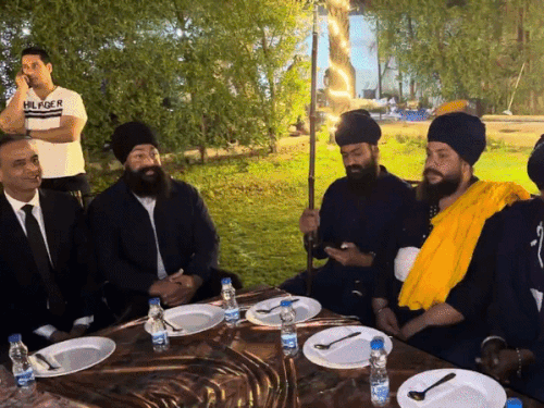 कनाडा के 3 पंजाबी सांसदों की सीक्रेट विजिट पर विवाद:पूछा जा रहा यात्रा पर खर्चा किसने किया; हथियारबंद निहंगों से मिलने पर सवाल उठ रहे