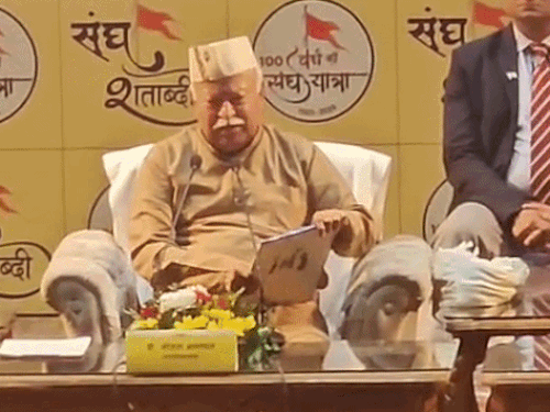 भागवत बोले आरक्षण 200 साल भी देना पड़े तो सही:उन्होंने दो हजार सालों तक भेदभाव सहा, फिर भी देश के साथ गद्दारी नहीं की