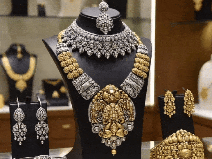 तीन दिन की गिरावट के बाद चांदी ₹17 हजार बढ़ी:2.53 लाख/किलो पर पहुंची; ₹4 लाख से गिरकर ₹2.4 लाख हो गई थी कीमत