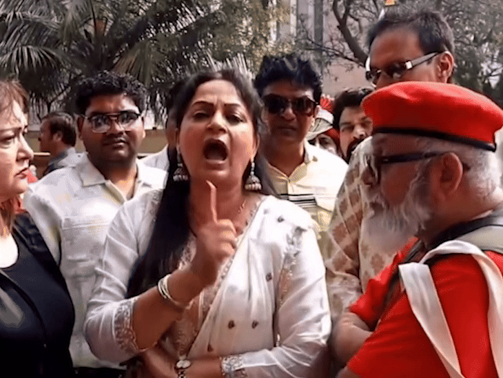 उपासना सिंह का सीनियर एक्टर से जमकर हुआ झगड़ा:एक्ट्रेस बोलीं साथी कलाकार को पीटा, बदतमीजी की; इवेंट में हुई छीना झपटी, वीडियो वायरल