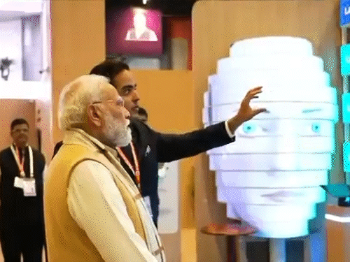 pm मोदी ने ai इम्पैक्ट समिट का उद्घाटन किया:जियो इंटेलिजेंस जैसे ai मॉडल्स को जाना, 300 से ज्यादा कंपनियों ने पेश किए इनोवेशंस