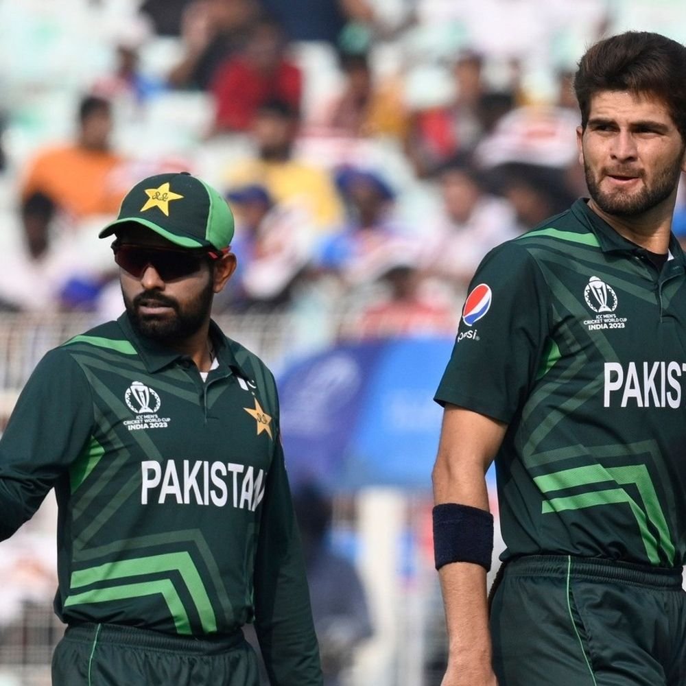 भारत से हार के बाद बाबर शाहीन बाहर हो सकते हैं:बाबर 5 रन ही बना सके थे; pcb चीफ स्टेडियम छोड़ चले गए थे