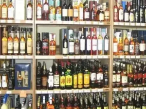 cg liquor shop open on holi: होली पर भी खुलेंगी शराब दुकानें, जानिए आखिर क्यों लिया गया यह फैसला?