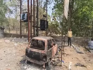 korba fire: ट्रांसफार्मर में शॉर्ट सर्किट से भीषण आग, कचरे का ढेर धधका, कार भी जलकर खाक