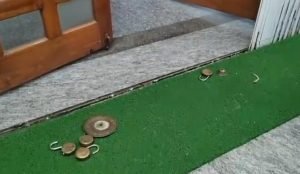 bhilai mandir chori: भिलाई के साईं मंदिर में चोरी, गार्ड से मारपीट कर 2 किलो चांदी का छत्र और नगदी ले उड़े चोर