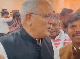 bhupesh baghel: भूपेश बघेल का होली गीत, मुसवा बिन घोटाला ना होए विष्णु…
