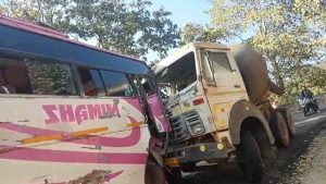 cg hiva bus accident: तेज रफ्तार हाईवा और बस में टक्कर, दर्जनों यात्री…